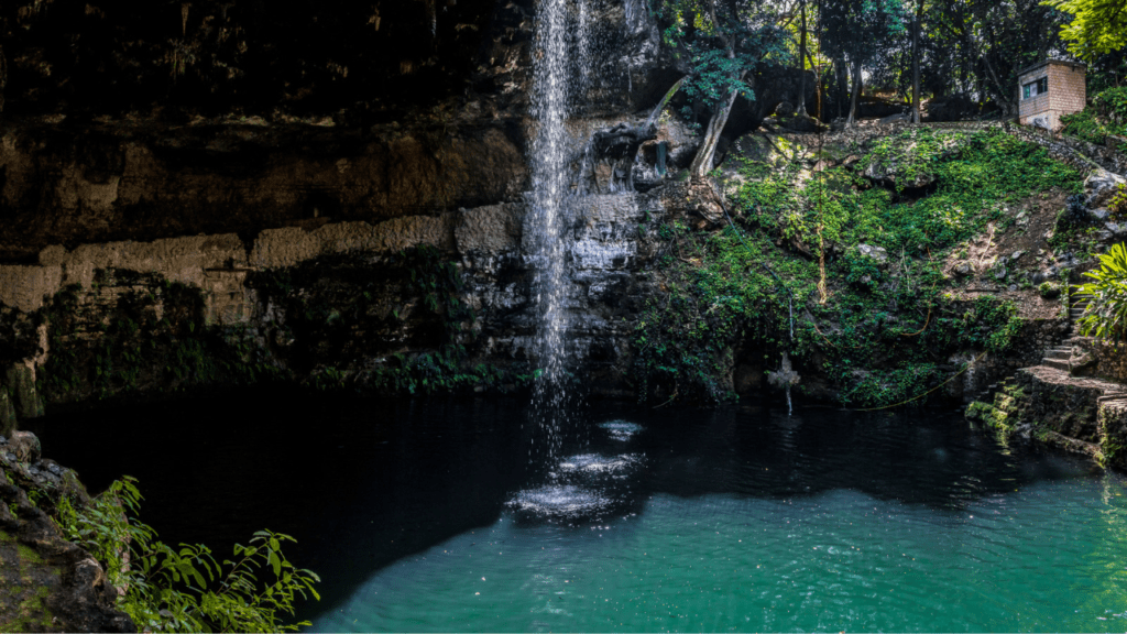 Cenote Zaci, Valladolid.